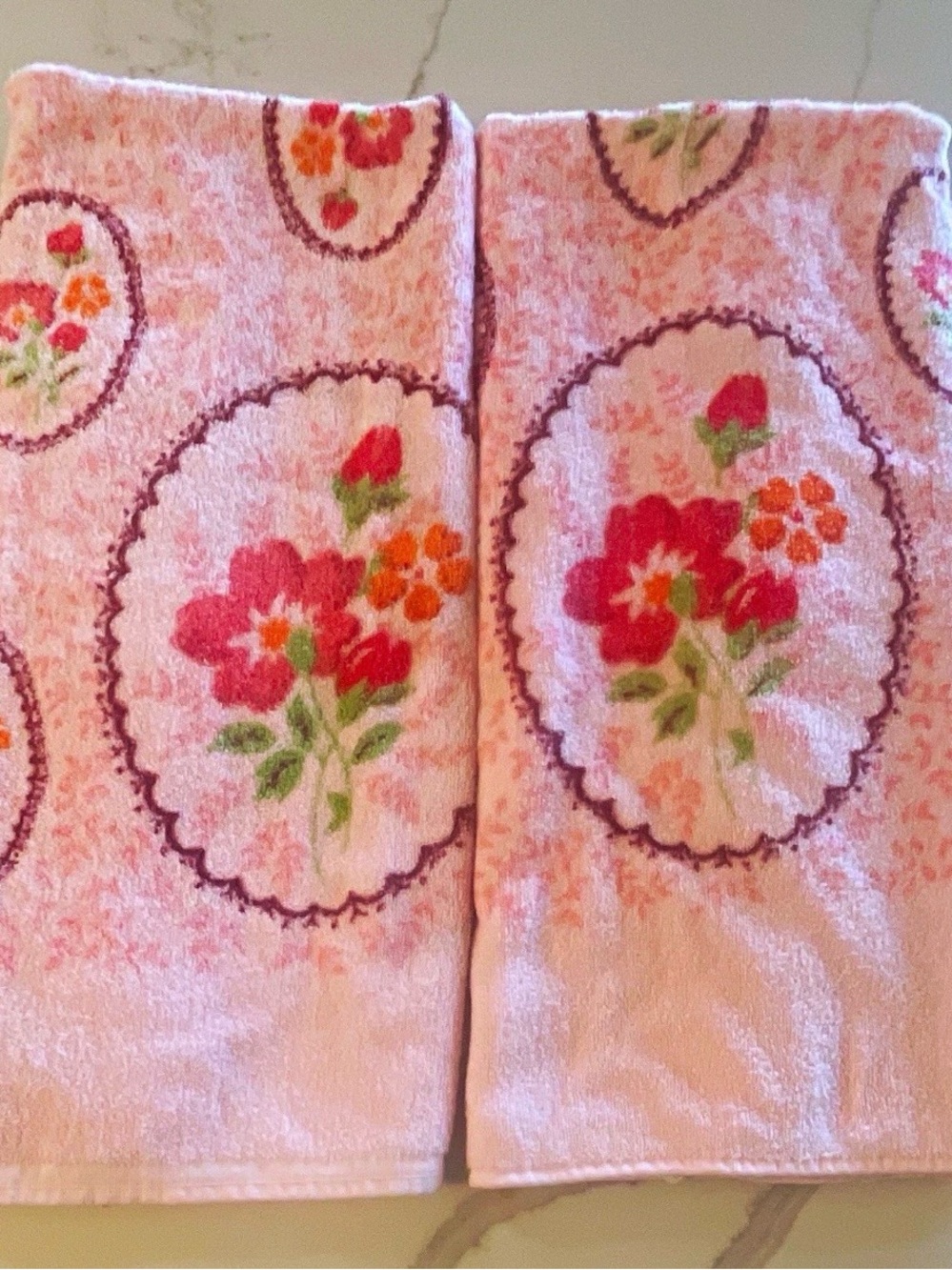 Set of 2 vintage Pink Floral Bath Towel Pair - Decorative Cotton Towels